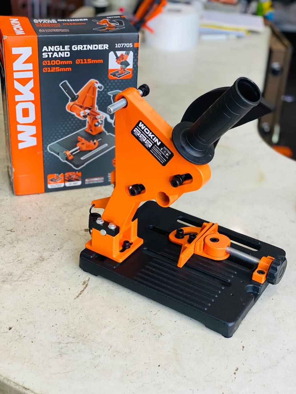 מעמד למלטשת זווית (תעשייתית)