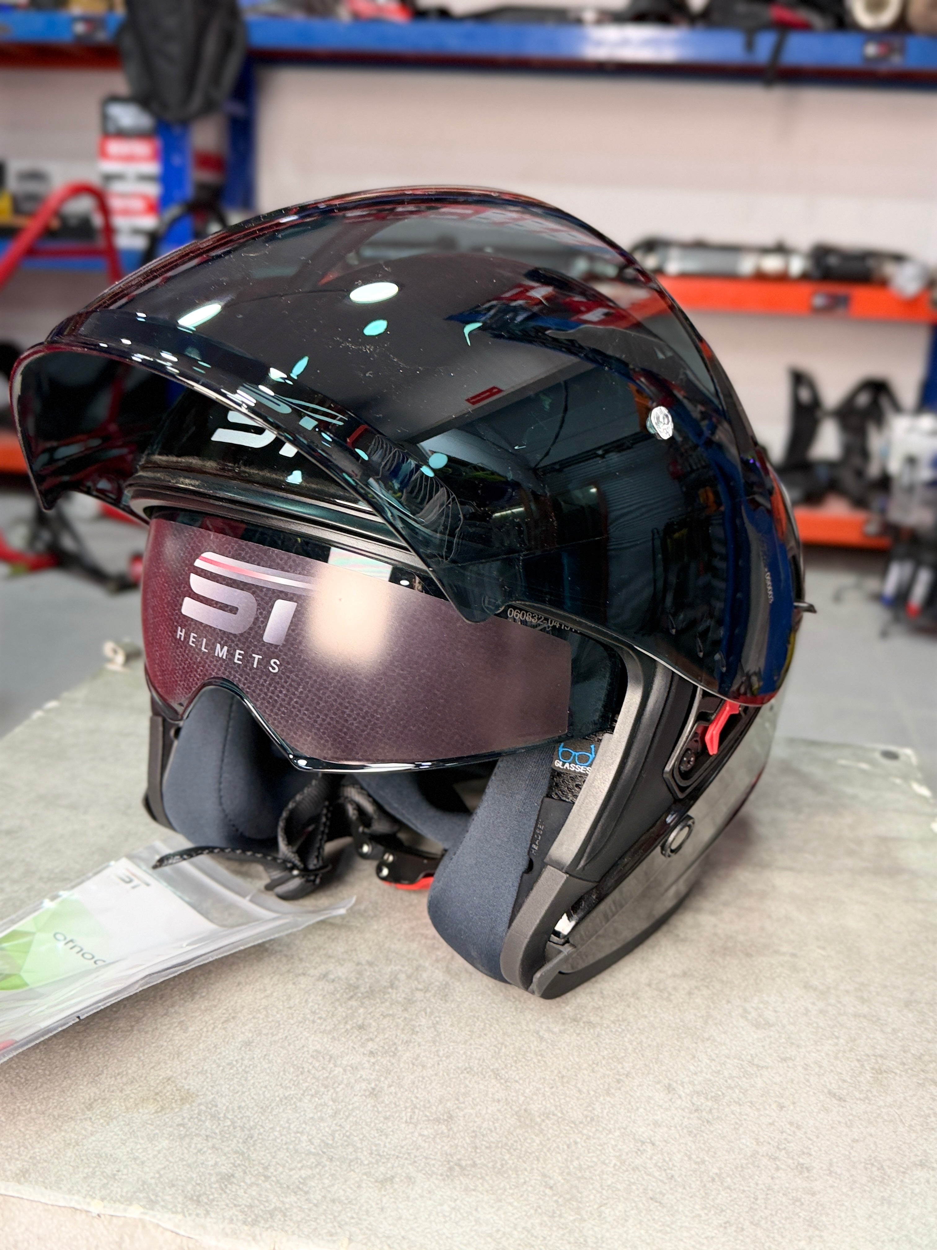 HELMET ST Z-301 GLOSS BLACK