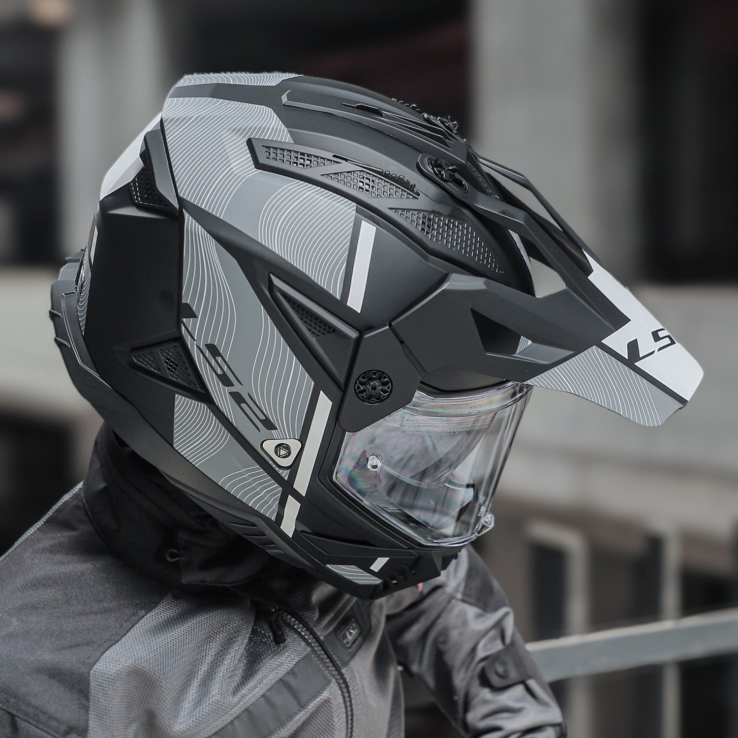 HELMET ‏LS2 MX702 PIONEER II HILL BLACK WHITE